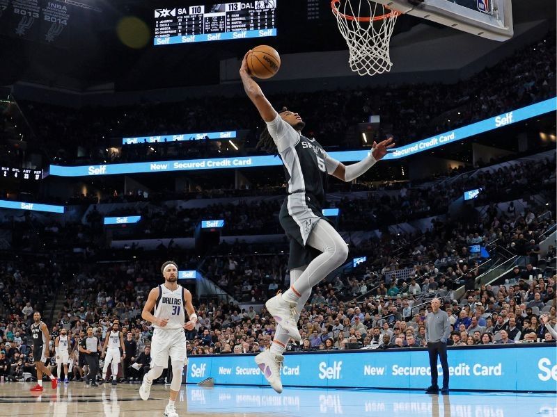Spurs' Castle named NBA rookie of the year