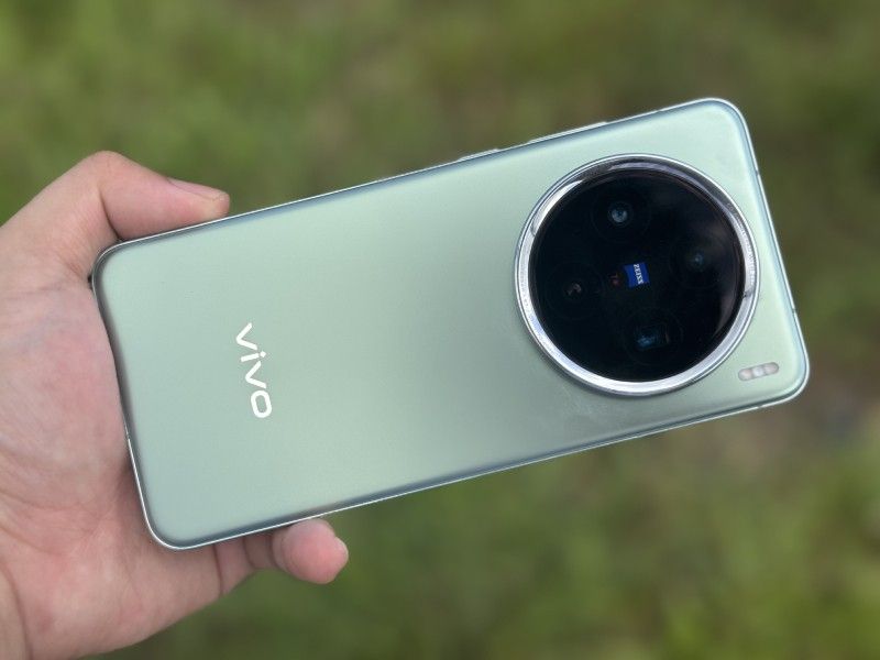 Without the ‘Pro’ tag, vivo X200 holds its own with its cameras, performance