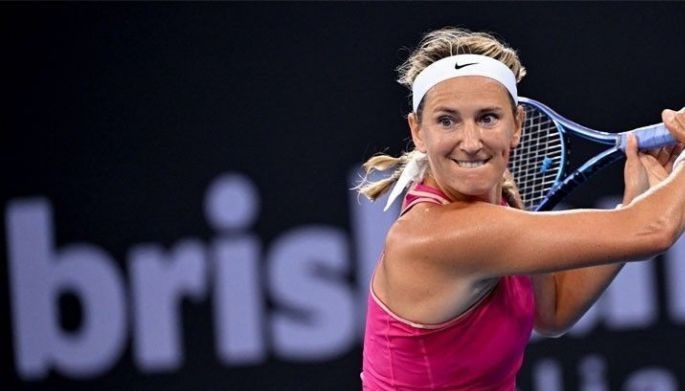 Azarenka, Osaka breeze to Italian Open second round