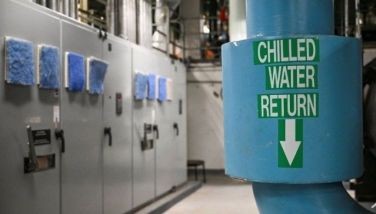 As world heats up, UN cools itself the cool way: with water