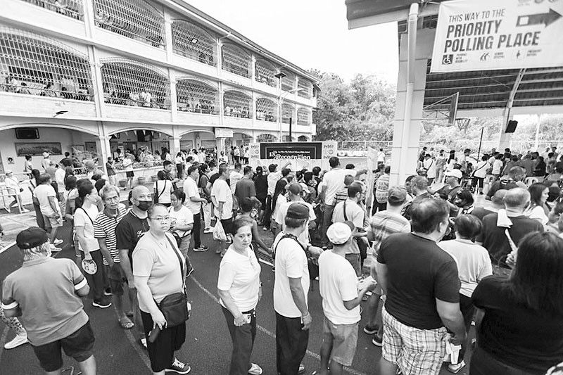 Higit 300 ACMs, nagkaaberya - Comelec