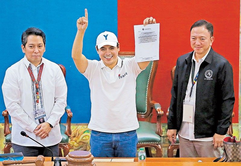 Isko appeals for calm, healing