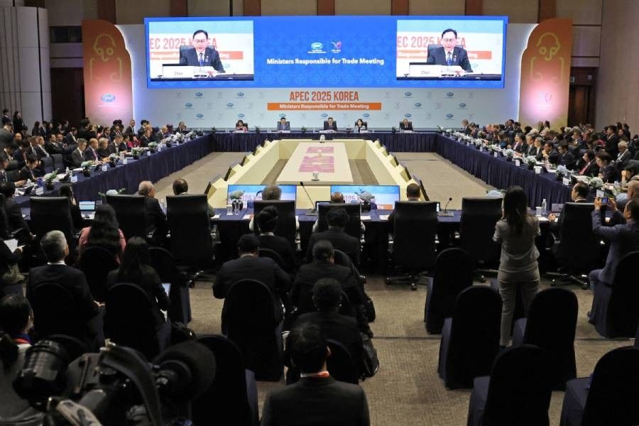 APEC says 'concerned' over challenges to global trade