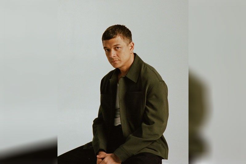 Kaloka na merong poser si Jericho Rosales