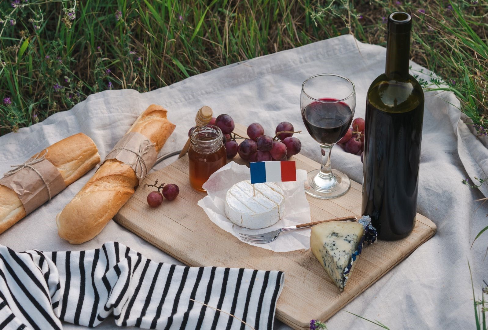 Waiter's race, special bistro menu await at French food festival