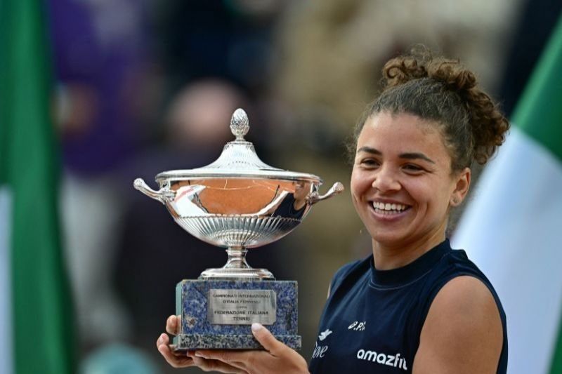 Joyous Paolini makes history