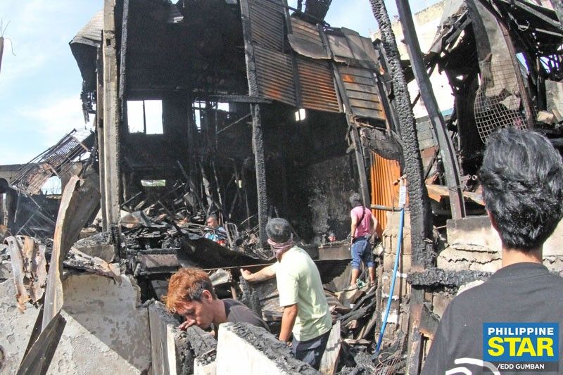 Magpinsang paslit, natusta sa sunog sa Maynila