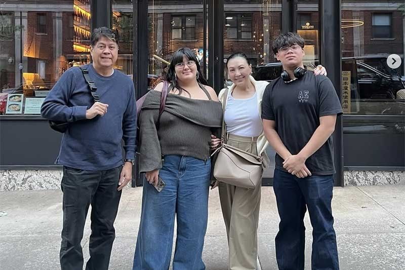 Miel ni Sharon, komportable na walang bra!