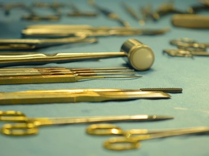 US surgeons perform world's first bladder transplant