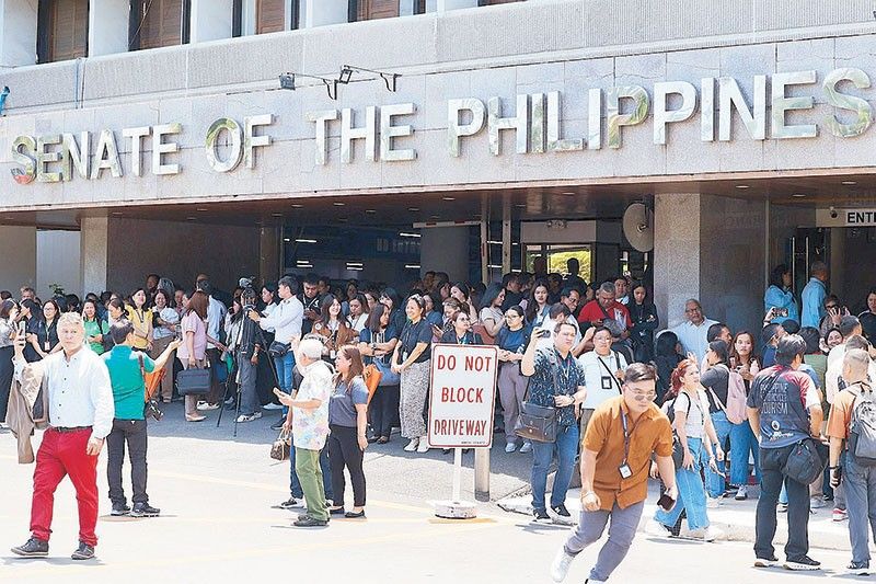 Strong earthquake jolts Metro Manila, Quezon
