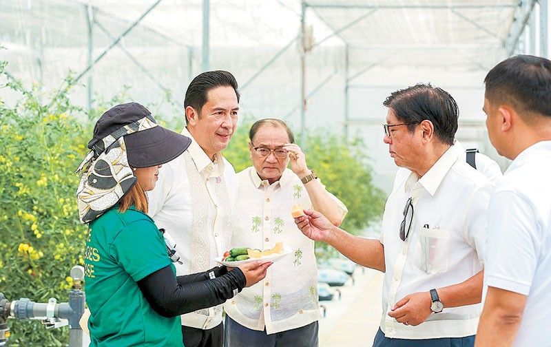 Marcos downplays declining survey ratings