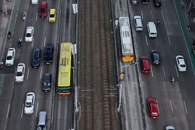 More bus, MRT trips set despite EDSA rehab suspension