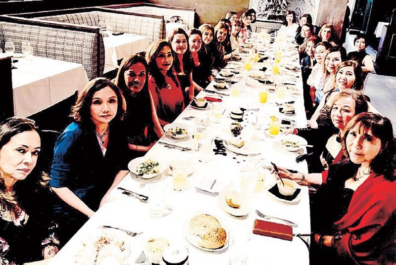 Amigas get together