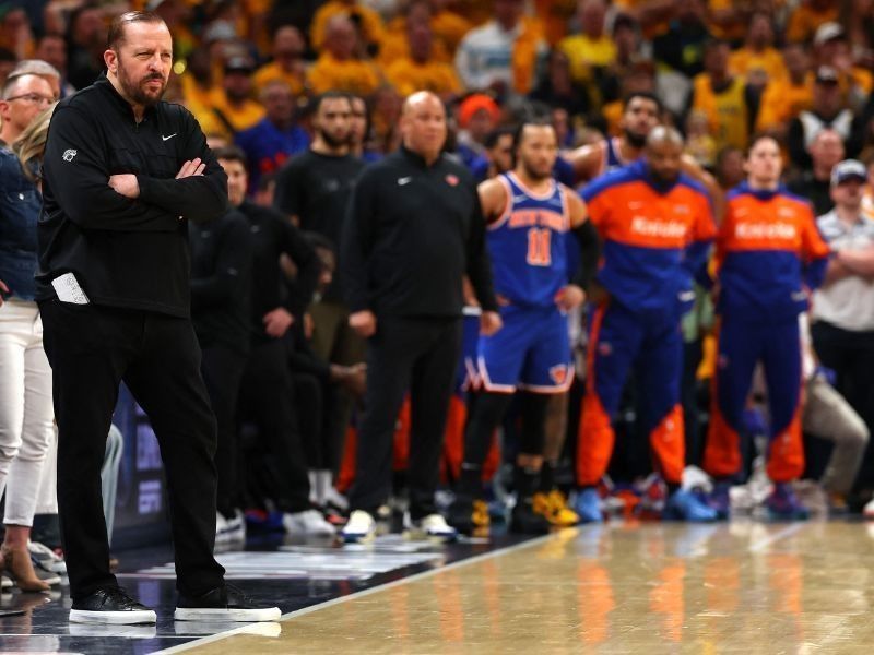 Knicks coach sinibak