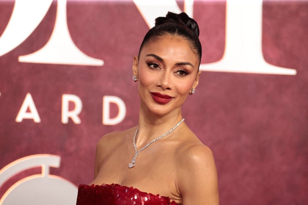 Fil-Am Nicole Scherzinger channels Norma Desmond on Tony 2025 red carpet