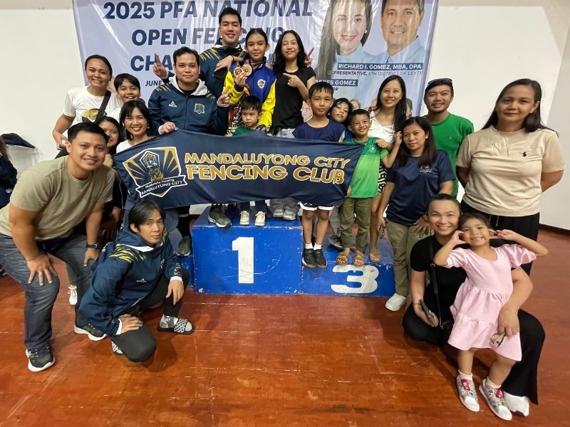 Mandaluyong Fencing Club cops 2 golds in PFA tourney