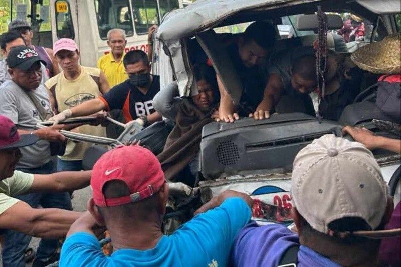 18 injured in 3-vehicle collision in South Cotabato