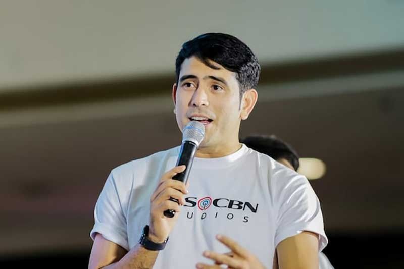 Gerald, may pasabog sa scammer