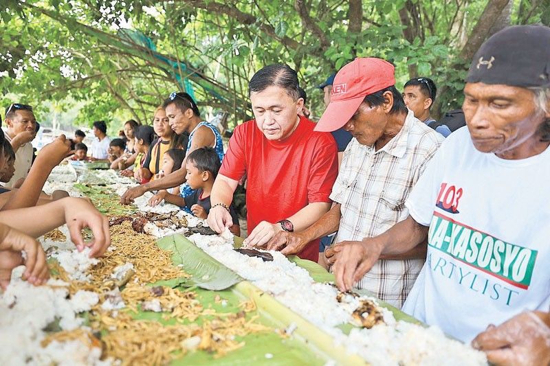 Bong Go spends birthday with fisherfolk in Davao