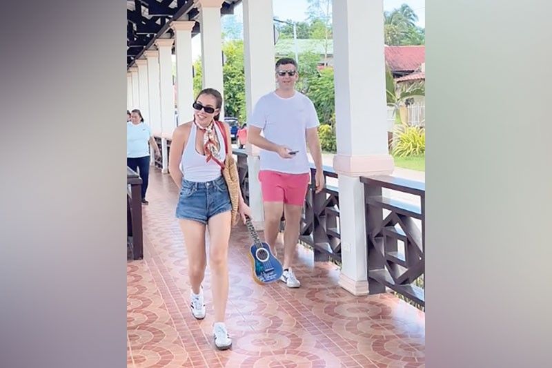 Max, idinisplay na ang jowang afam