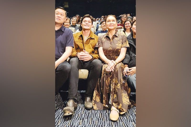 Parang-in love talaga kay Charo...Dingdong, nasiraan ng sapatos sa sinehan!