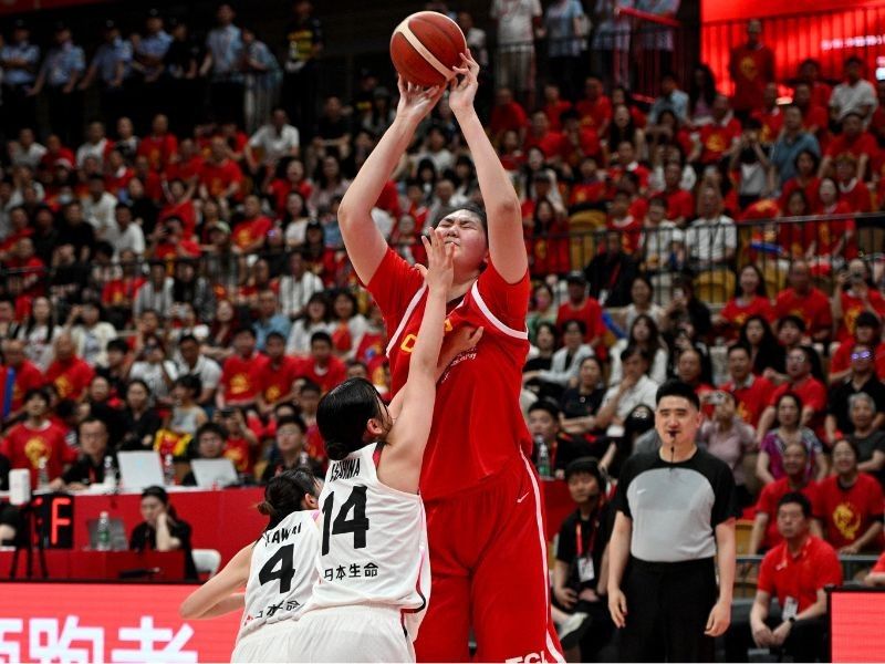 'Moving Great Wall': China unleashes towering teen basketball star