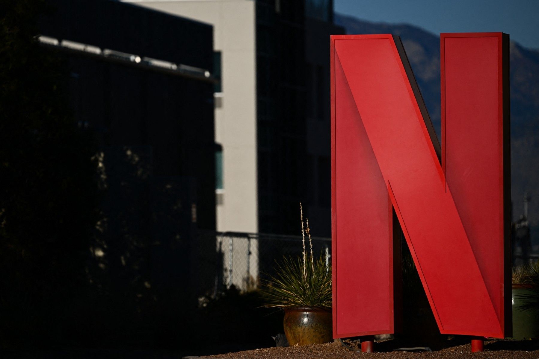 World's first deal of its kind: Netflix to stream traditional TV content