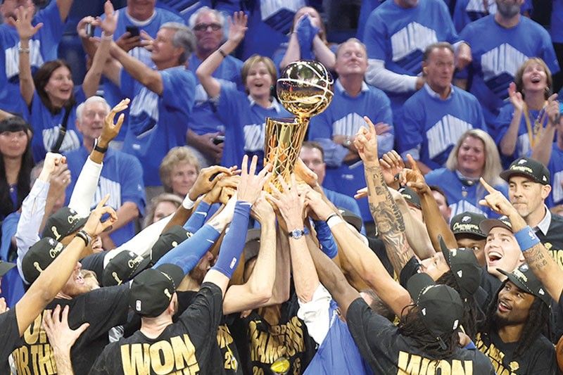 Thunder gikoronahan nga kampiyon sa NBA