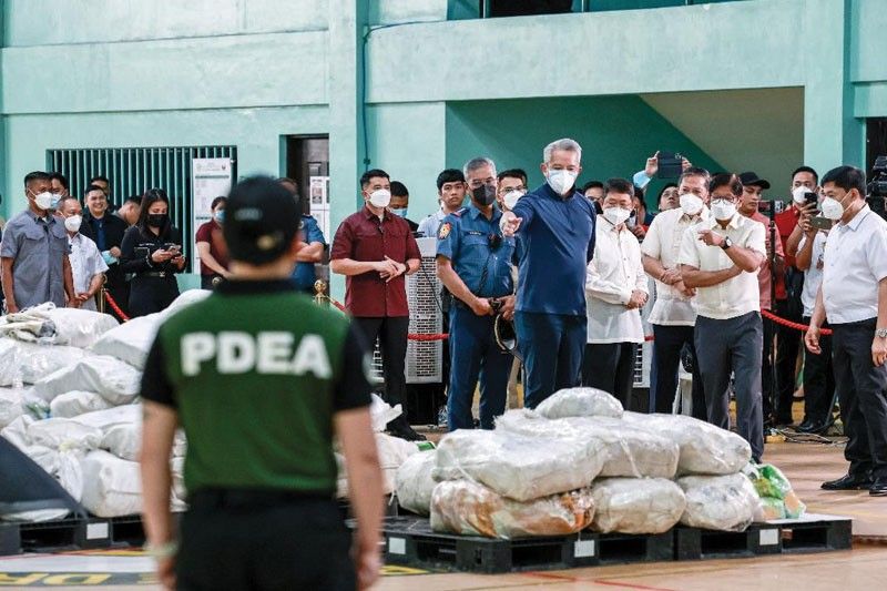 Pangulong Marcos inutos wasakin P8.87 bilyong floating shabu