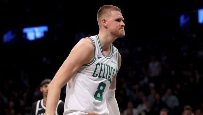 Porzingis ibinigay ng Celtics sa Hawks