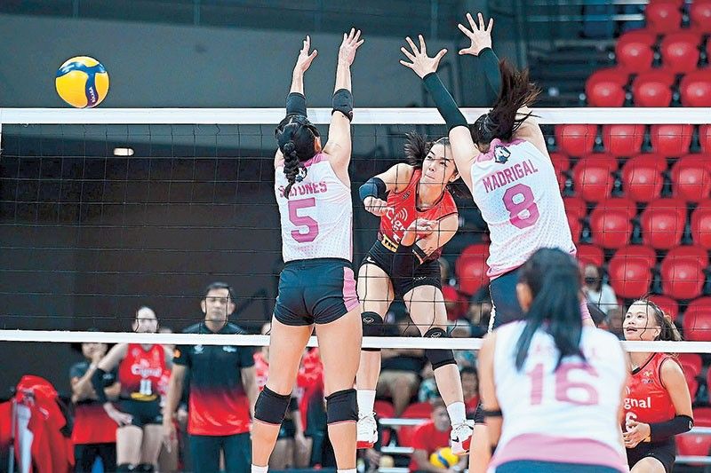 Santos, Cignal fly high