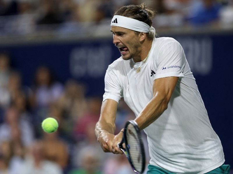 Khachanov stuns Zverev
