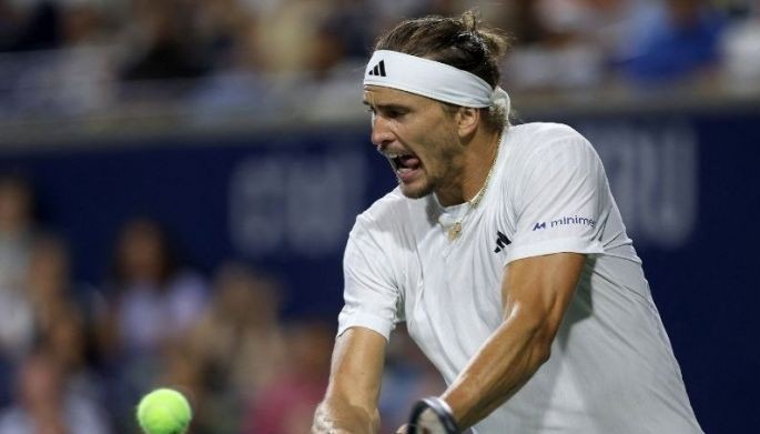 Khachanov stuns Zverev