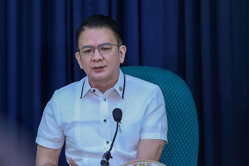 Chiz denies helping contractor bag project