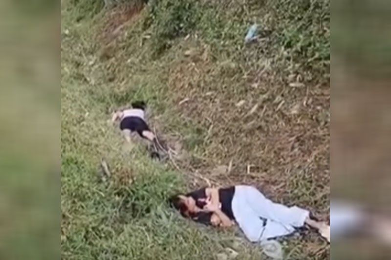 2 bebot sinalvage, itinapon sa kanal