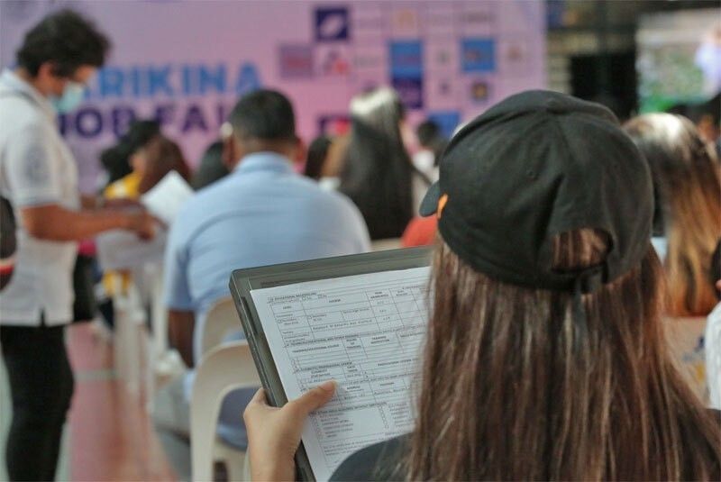 ‘Rising number of unemployed grads troubling’