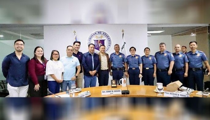 Teachers group oppose DepEd plan to allow more police around schools
