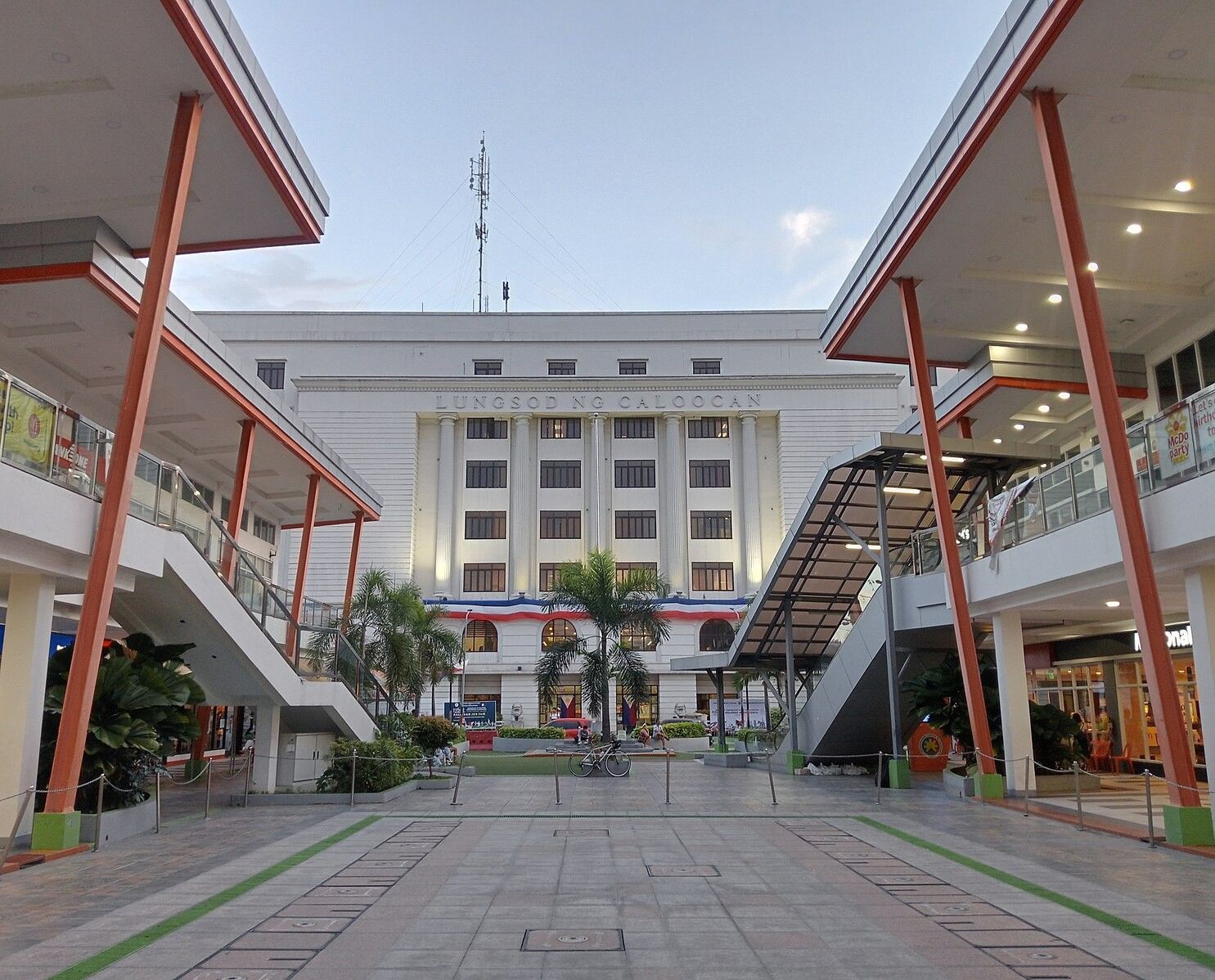 Caloocan suspends classes, gov&acirc;��t work over bomb threats