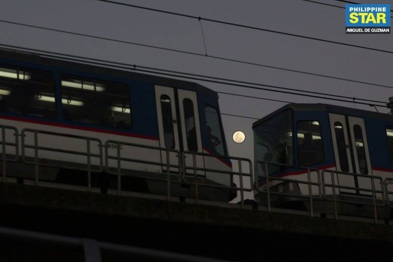 Four-car trains to serve MRT-3 during morning rush