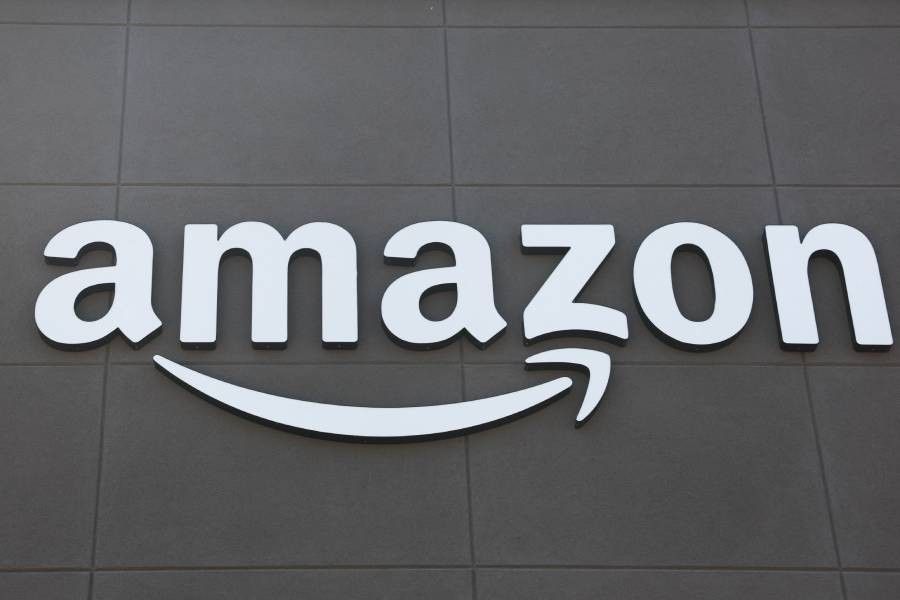 Internet services cut for hours by Amazon cloud outage