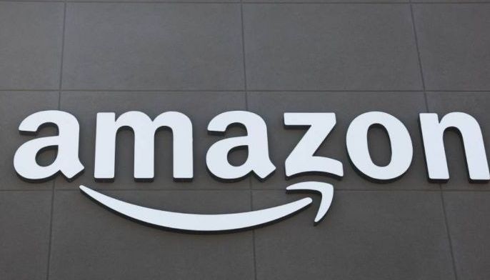 Internet services cut for hours by Amazon cloud outage