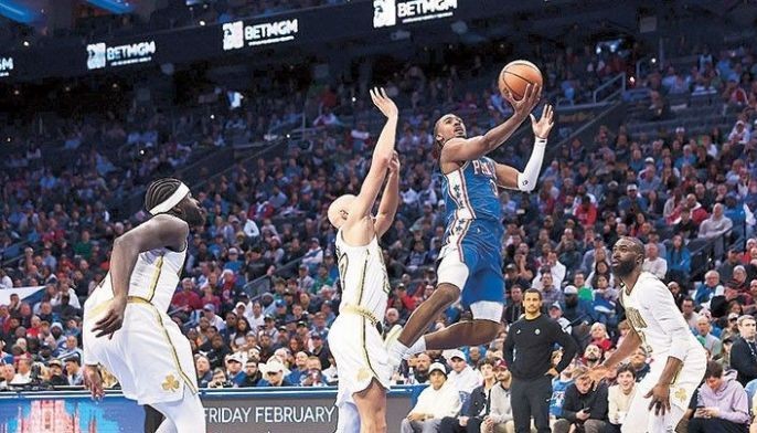 Sixers edge Celtics, Thunder blast Warriors