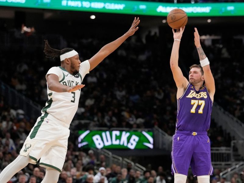 NBA: Doncic scores 41 to propel Lakers to win over Bucks | Philstar.com