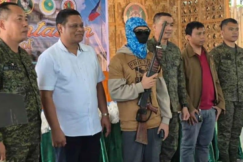 10 pang Dawlah at BIFF terrorists sumuko