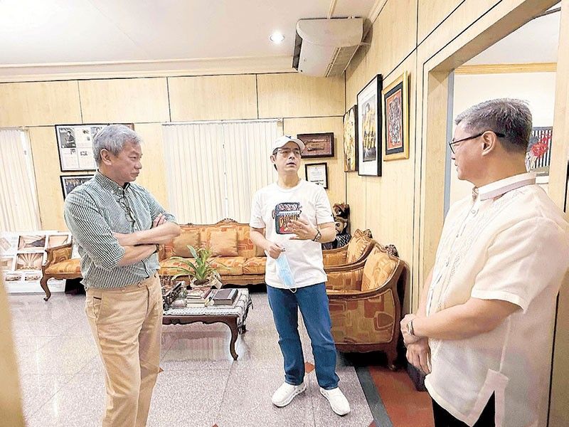 Isko visits Philippines first liver transplant patient at PGH