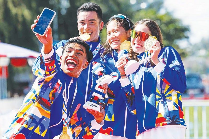 Triathletes bumida sa ratsada ng Pinas