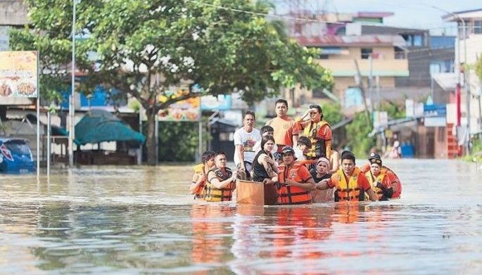 &lsquo;3 quakes, 2 typhoons killed 370 in Philippines