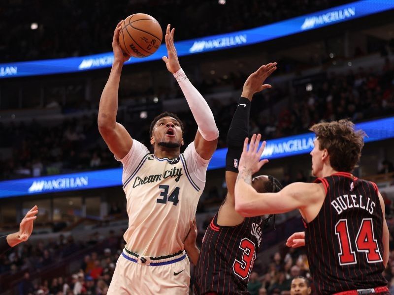 Giannis triumphant in NBA return as Spurs win streak ends