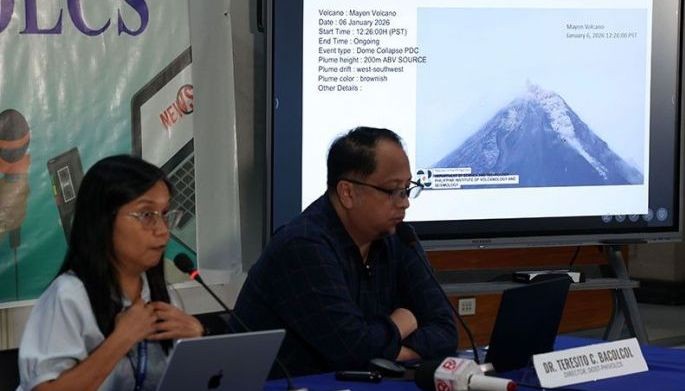 Mga bato na sinlaki ng kotse ibinubuga ng&nbsp;Mayon