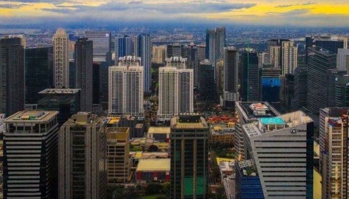 &lsquo;Philippines must aim for 8% growth&rsquo;